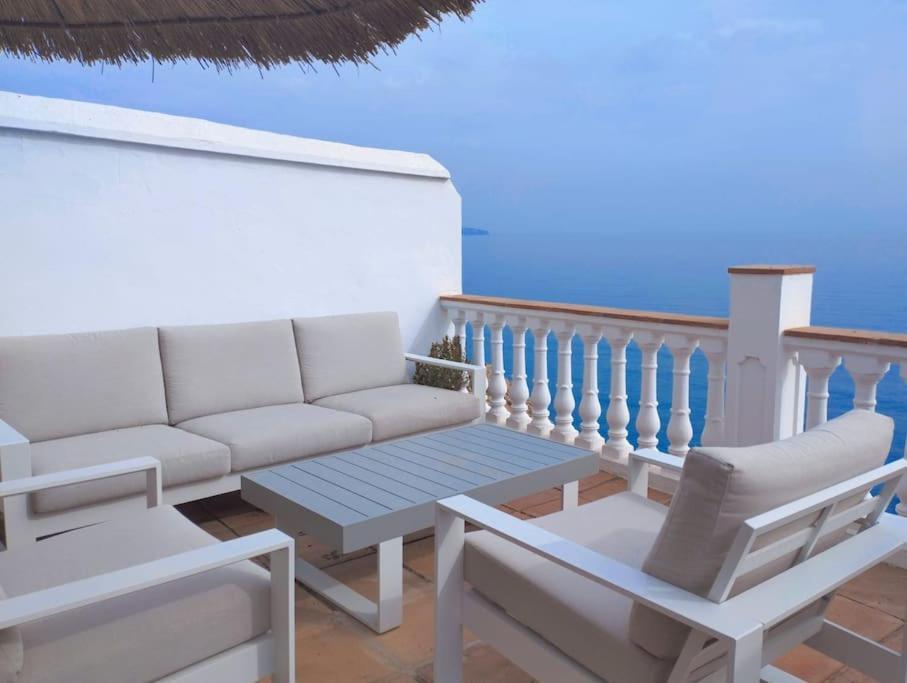 Beautiful 2 Bedroom In Calle Carabeo, Nerja Exteriör bild