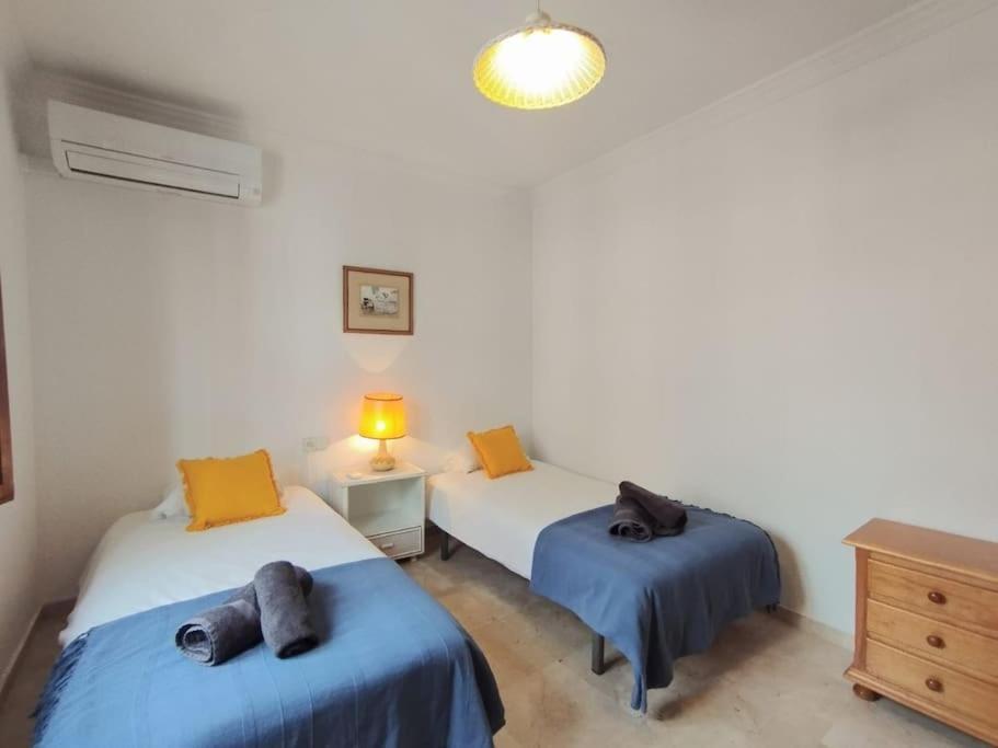 Beautiful 2 Bedroom In Calle Carabeo, Nerja Exteriör bild