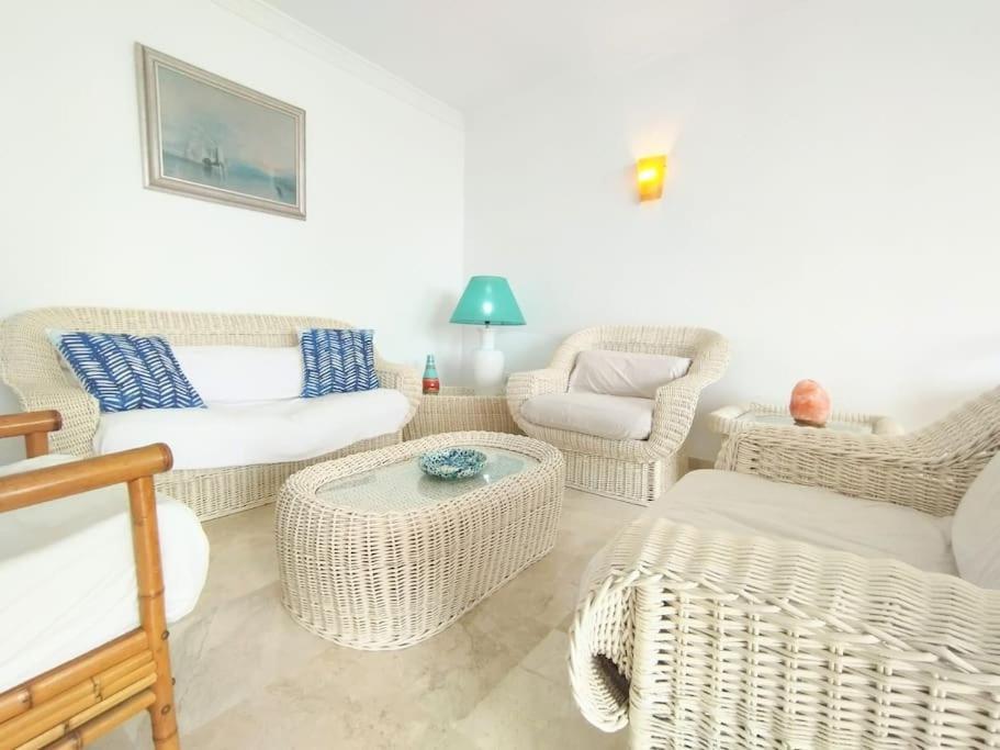 Beautiful 2 Bedroom In Calle Carabeo, Nerja Exteriör bild